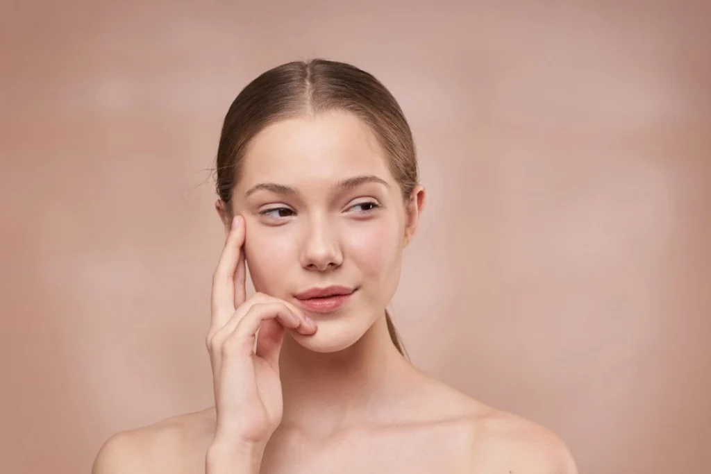 Achieve Naturally Glowing Skin in Winter with These Expert Skincare Tips